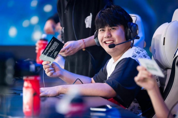 化的电竞赛 化的电竞赛