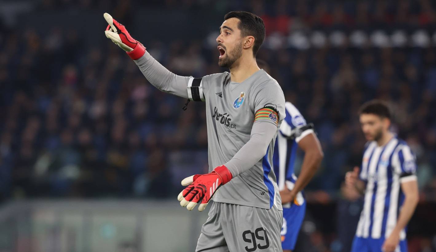 他们需在两 他们需在两